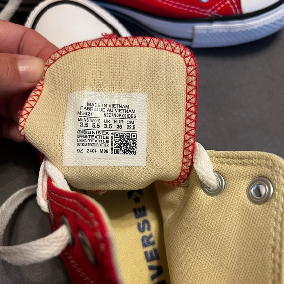 NIB Converse High Tops - Picture 3 of 3